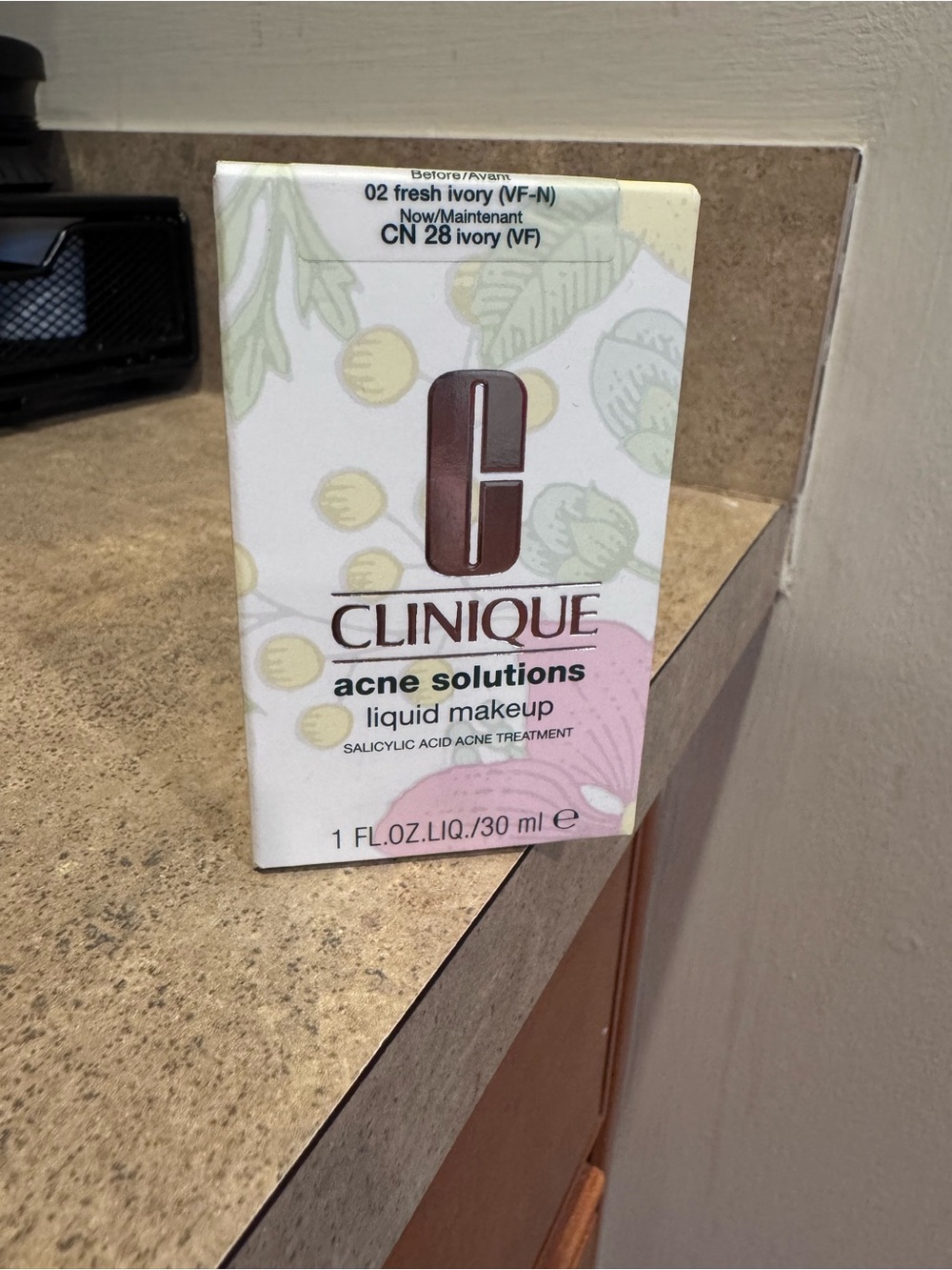 Clinique Acne Solutions Liquid Makeup - Fresh Ivory (02)